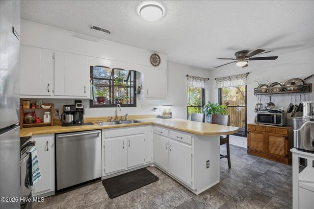 3402 Sparrow Hawk Court, Wilmington, NC 28409