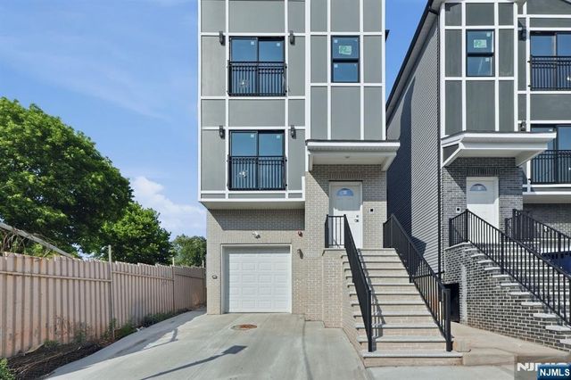 339 Court Street, Elizabeth, NJ 07206