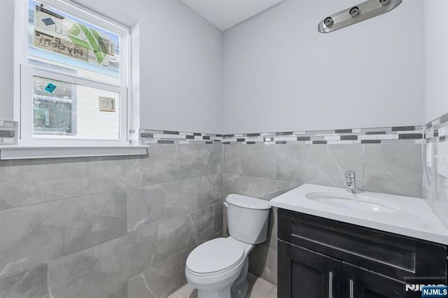 339 Court Street, Elizabeth, NJ 07206