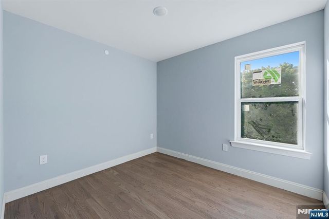 339 Court Street, Elizabeth, NJ 07206