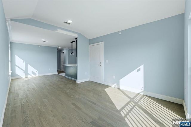 339 Court Street, Elizabeth, NJ 07206