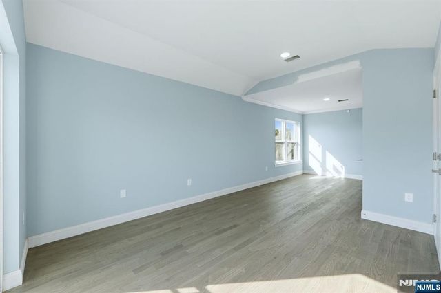 339 Court Street, Elizabeth, NJ 07206