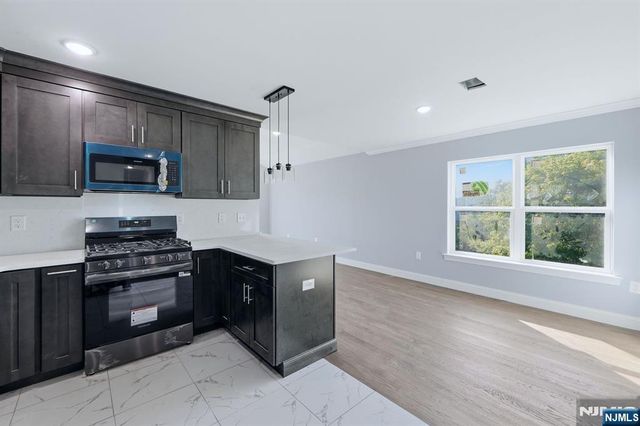 339 Court Street, Elizabeth, NJ 07206