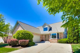 1049 Plantain Court, Crystal Lake, IL 60014