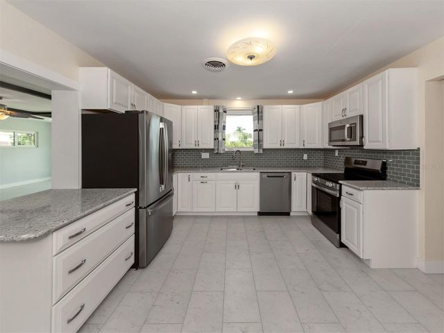 908 VILLAS DRIVE 45, Venice, FL 34285