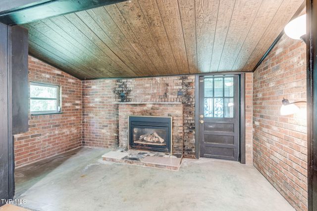 2790 Goshen Valley Road, Church Hill, TN 37642