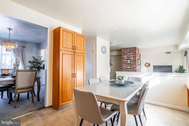 8 DICKENSON, Sicklerville, NJ 08081