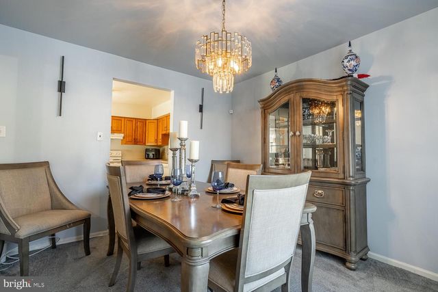 8 DICKENSON, Sicklerville, NJ 08081