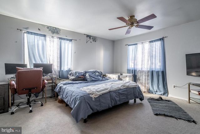 8 DICKENSON, Sicklerville, NJ 08081