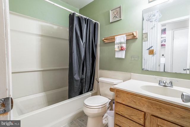 8 DICKENSON, Sicklerville, NJ 08081