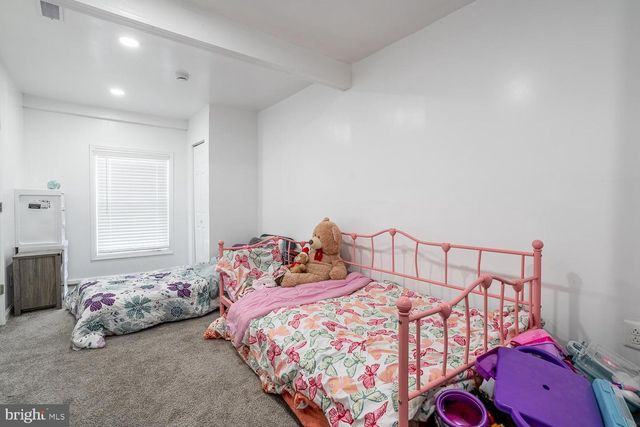 8 DICKENSON, Sicklerville, NJ 08081