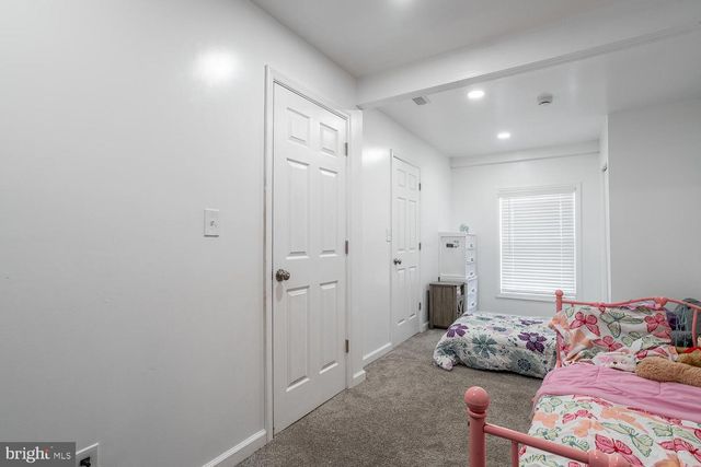 8 DICKENSON, Sicklerville, NJ 08081