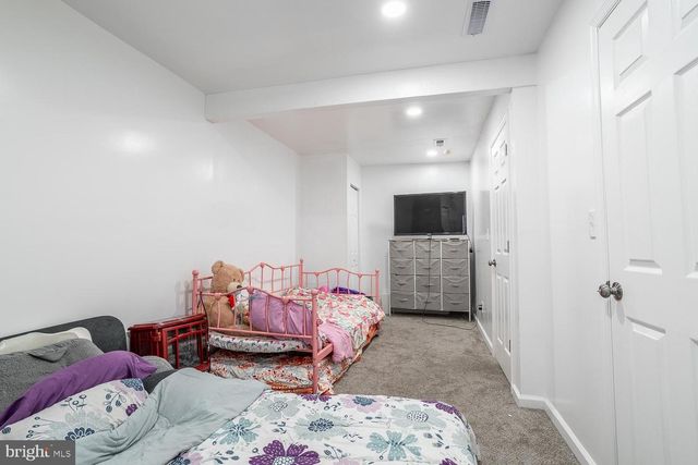 8 DICKENSON, Sicklerville, NJ 08081