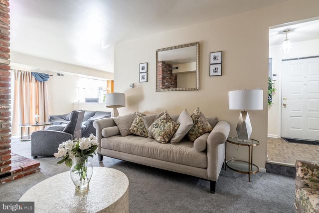 8 DICKENSON, Sicklerville, NJ 08081