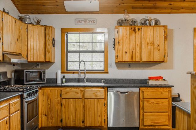 16184 Hickory Drive, Fayetteville, AR 72704
