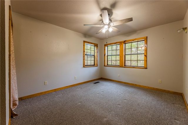 16184 Hickory Drive, Fayetteville, AR 72704