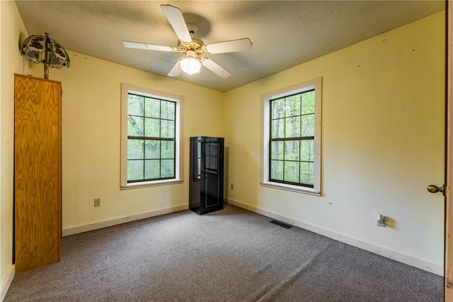 16184 Hickory Drive, Fayetteville, AR 72704