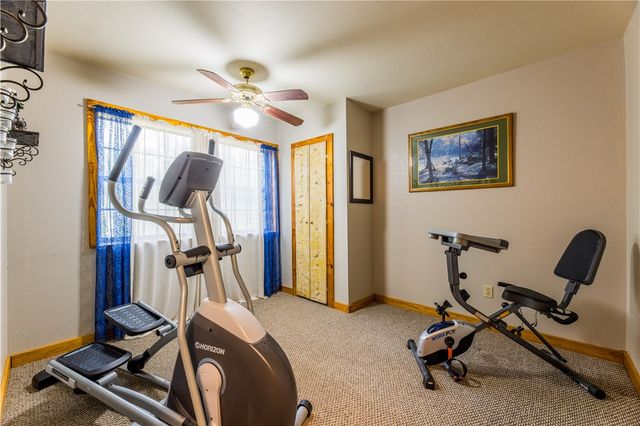 16184 Hickory Drive, Fayetteville, AR 72704