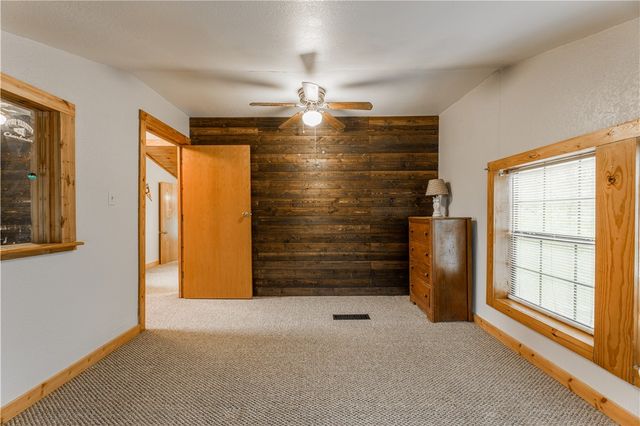 16184 Hickory Drive, Fayetteville, AR 72704