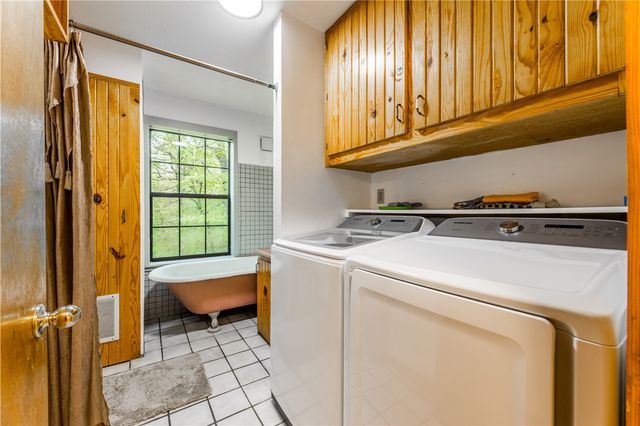 16184 Hickory Drive, Fayetteville, AR 72704