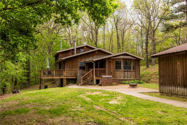 16184 Hickory Drive, Fayetteville, AR 72704