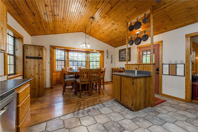 16184 Hickory Drive, Fayetteville, AR 72704