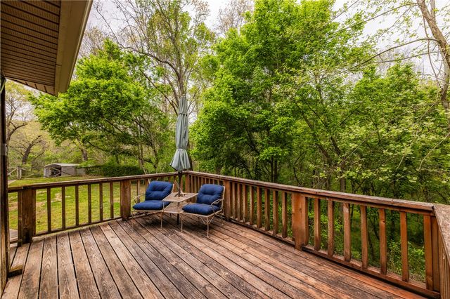 16184 Hickory Drive, Fayetteville, AR 72704