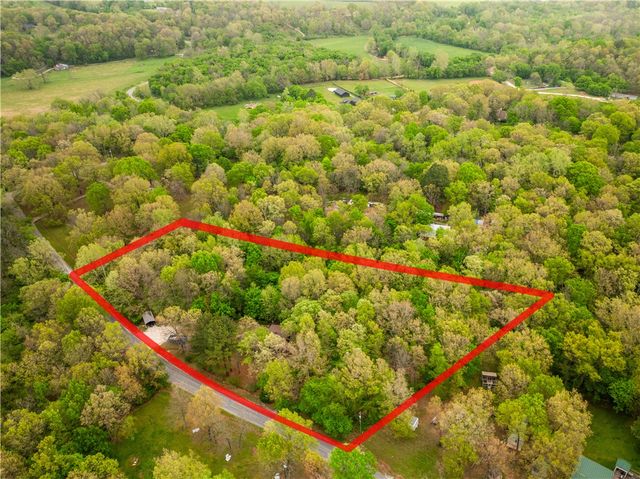 16184 Hickory Drive, Fayetteville, AR 72704