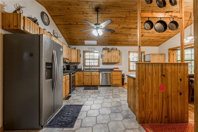 16184 Hickory Drive, Fayetteville, AR 72704