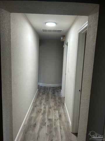 3056 Bay St, Gulf Breeze, FL 32563