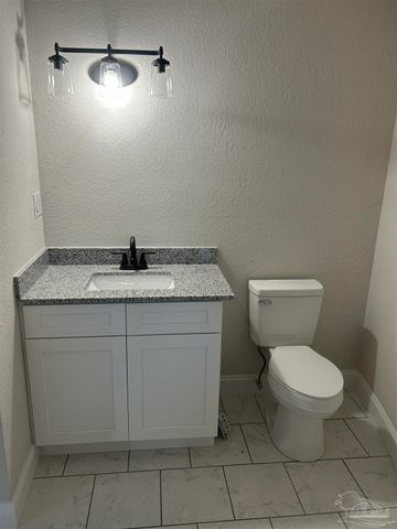 3056 Bay St, Gulf Breeze, FL 32563