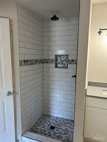 3056 Bay St, Gulf Breeze, FL 32563