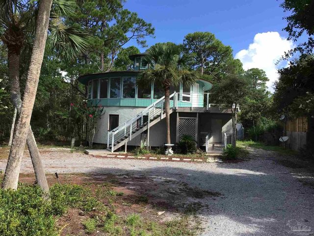 3056 Bay St, Gulf Breeze, FL 32563