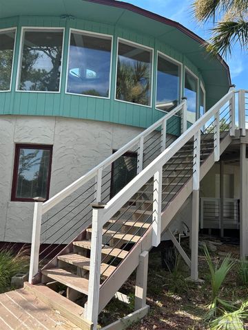 3056 Bay St, Gulf Breeze, FL 32563