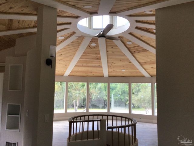 3056 Bay St, Gulf Breeze, FL 32563