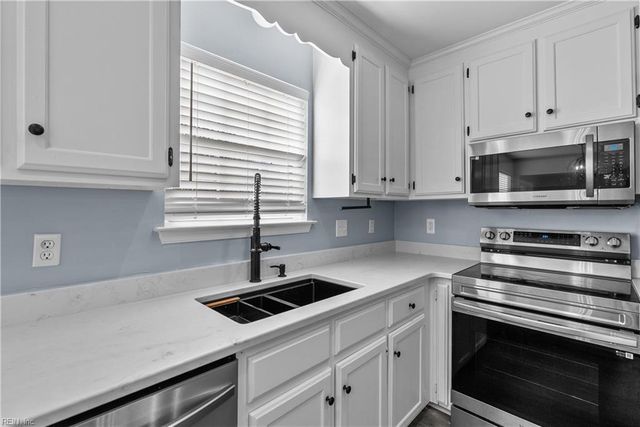 5 Cranes CV, Hampton, VA 23669