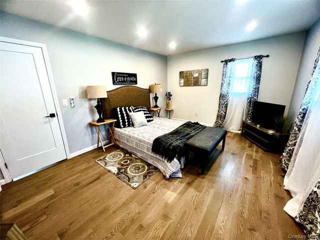 37 California Drive, Middletown, NY 10940