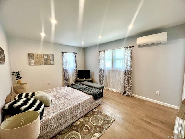 37 California Drive, Middletown, NY 10940