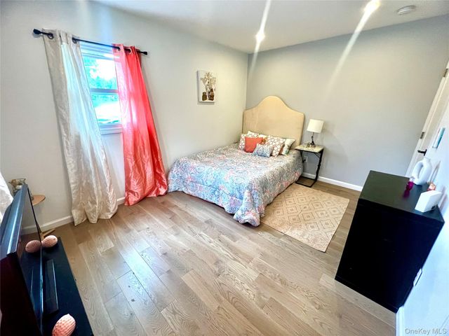 37 California Drive, Middletown, NY 10940