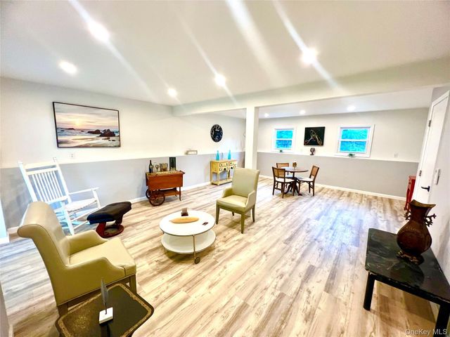 37 California Drive, Middletown, NY 10940