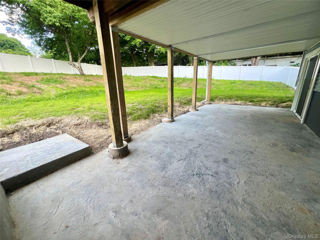 37 California Drive, Middletown, NY 10940