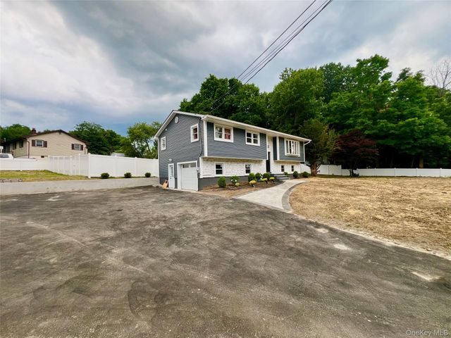 37 California Drive, Middletown, NY 10940