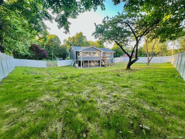 37 California Drive, Middletown, NY 10940