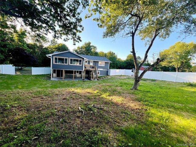 37 California Drive, Middletown, NY 10940