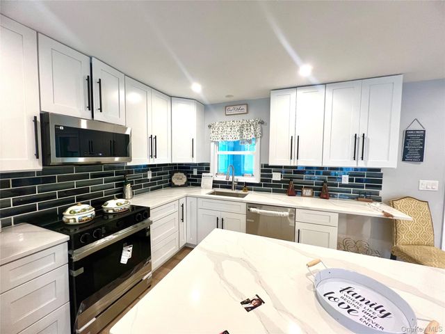 37 California Drive, Middletown, NY 10940