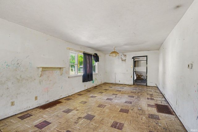 540 Goshen Avenue, Elkhart, IN 46516
