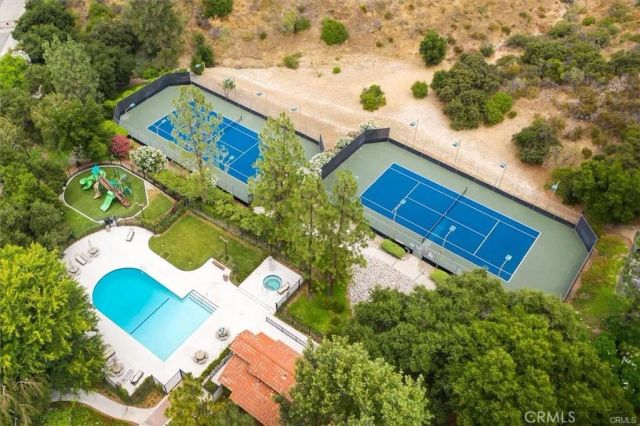 23491 Thornewood, Newhall, CA 91321