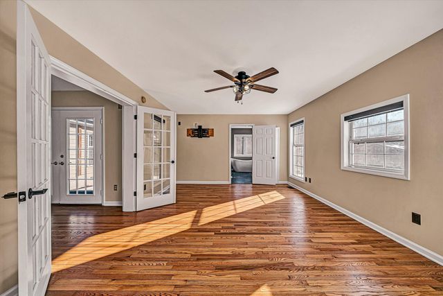 3120 Carvins Cove RD, Salem, VA 24153