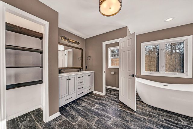 3120 Carvins Cove RD, Salem, VA 24153