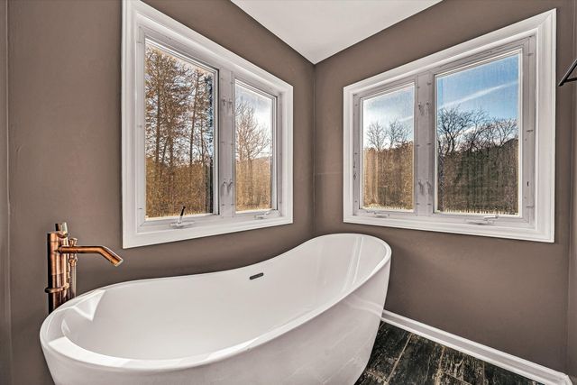 3120 Carvins Cove RD, Salem, VA 24153